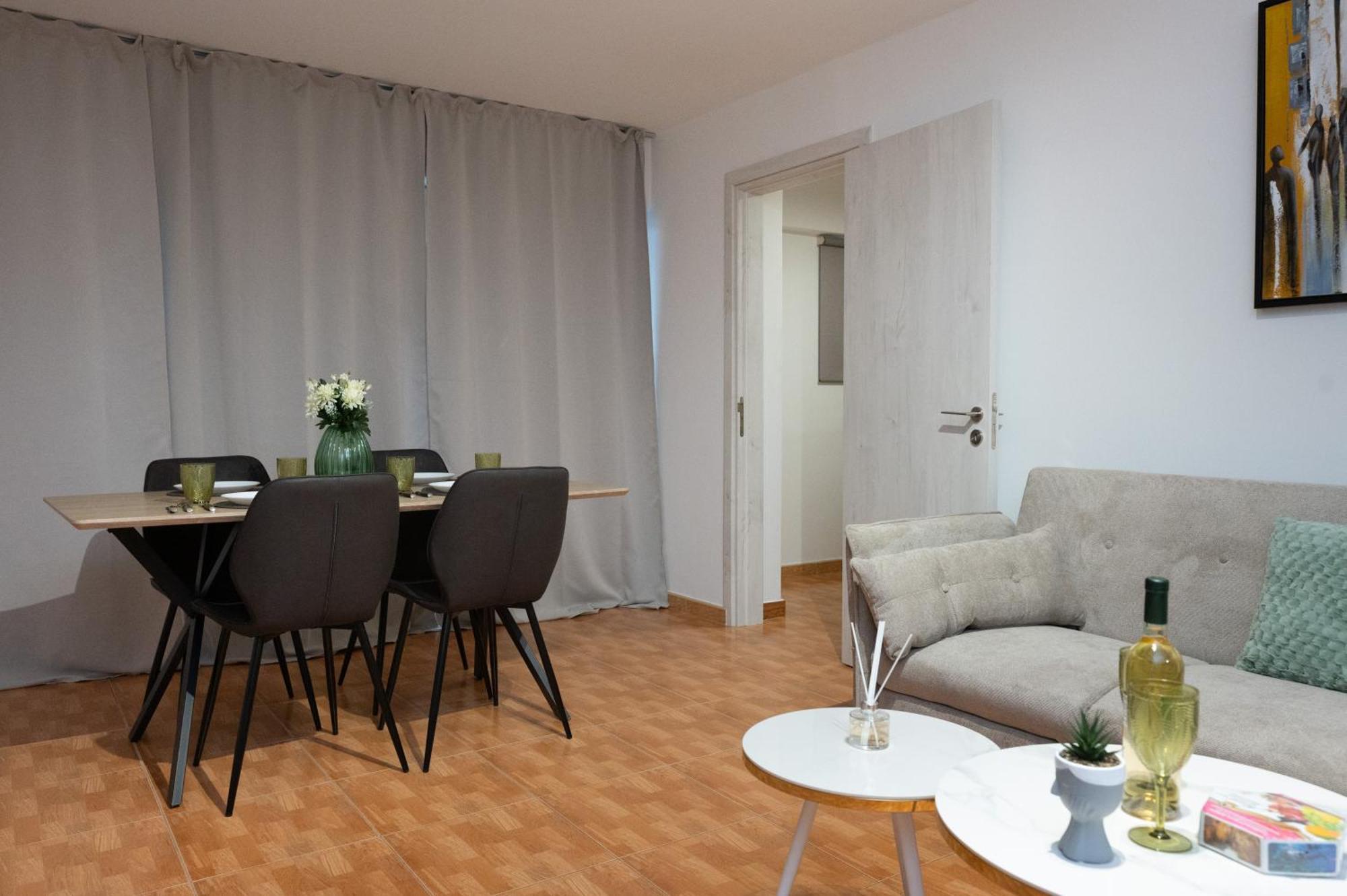 Napa Centrale Suites Ayia Napa Bagian luar foto
