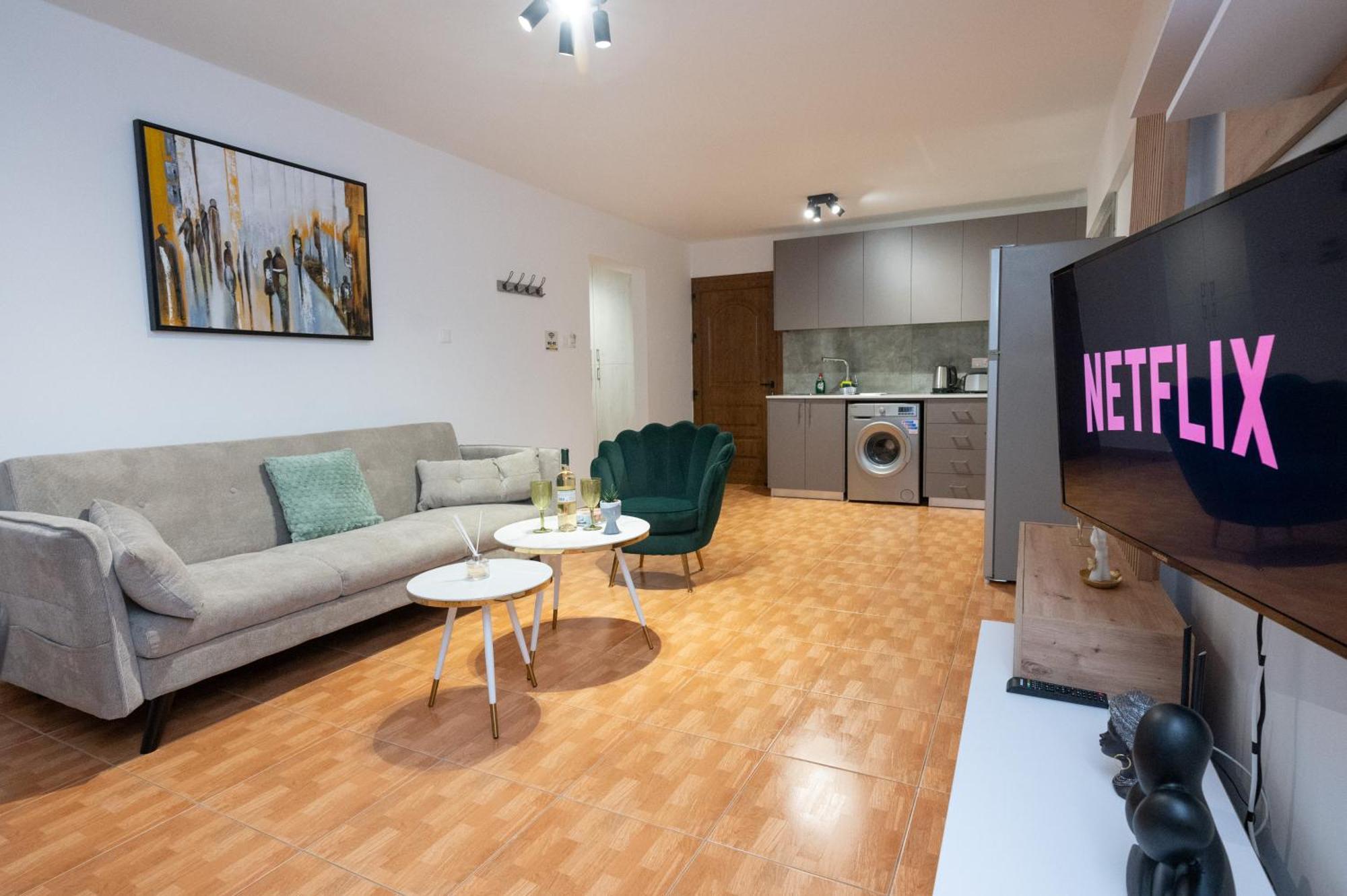 Napa Centrale Suites Ayia Napa Bagian luar foto