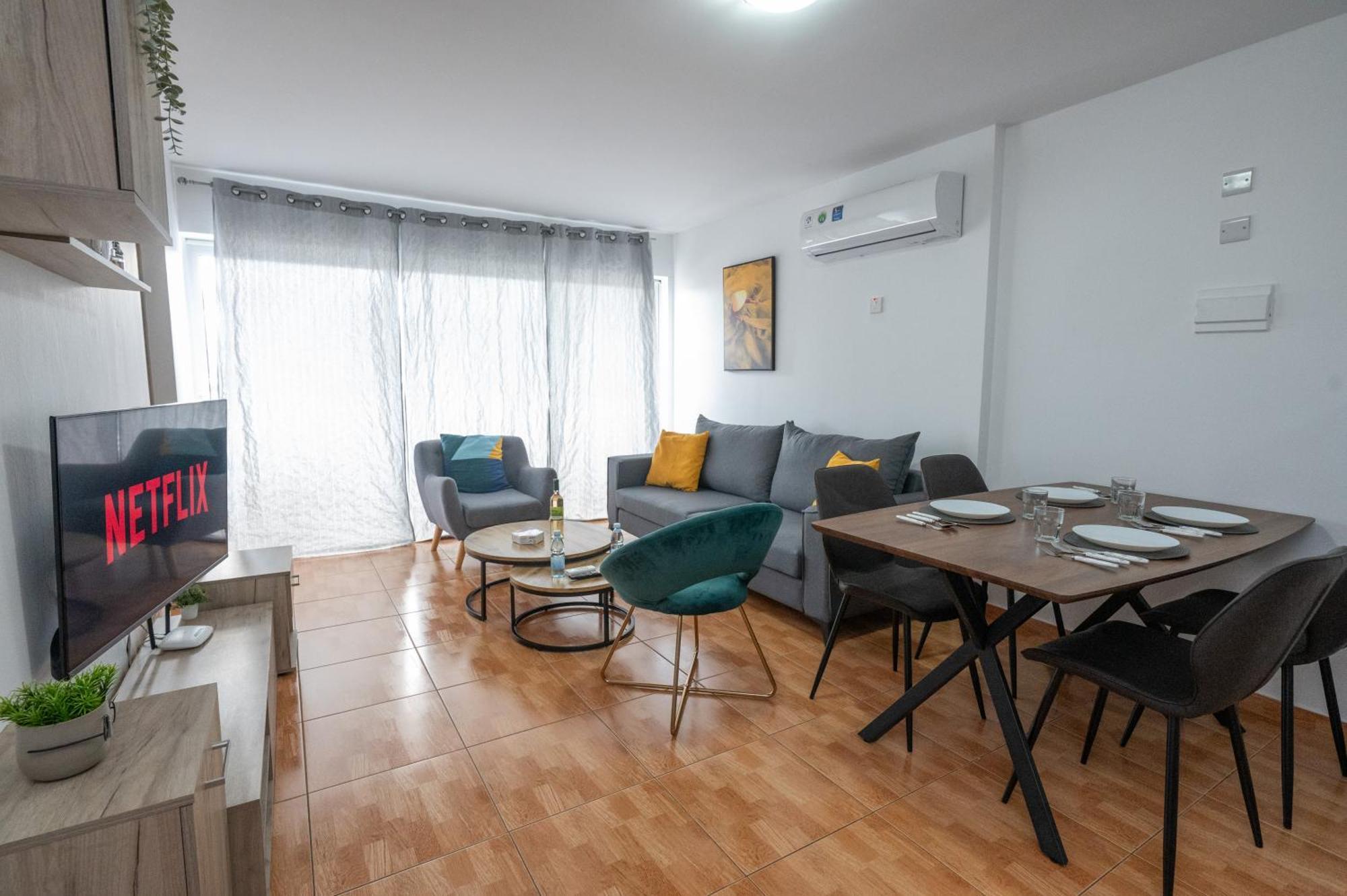 Napa Centrale Suites Ayia Napa Bagian luar foto