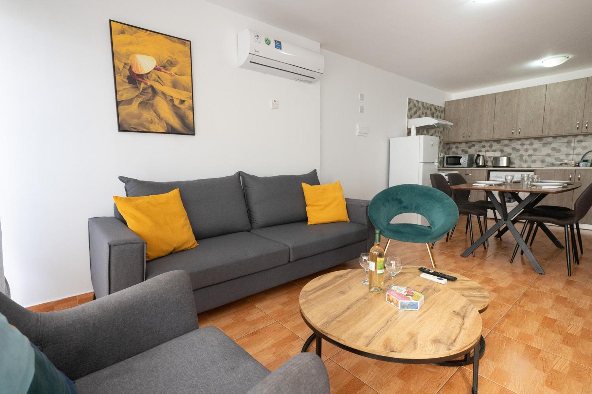 Napa Centrale Suites Ayia Napa Bagian luar foto