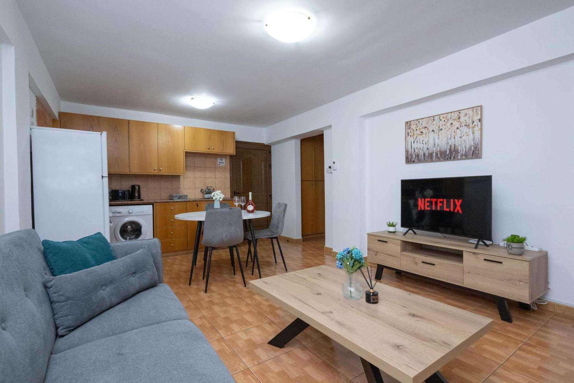 Napa Centrale Suites Ayia Napa Bagian luar foto