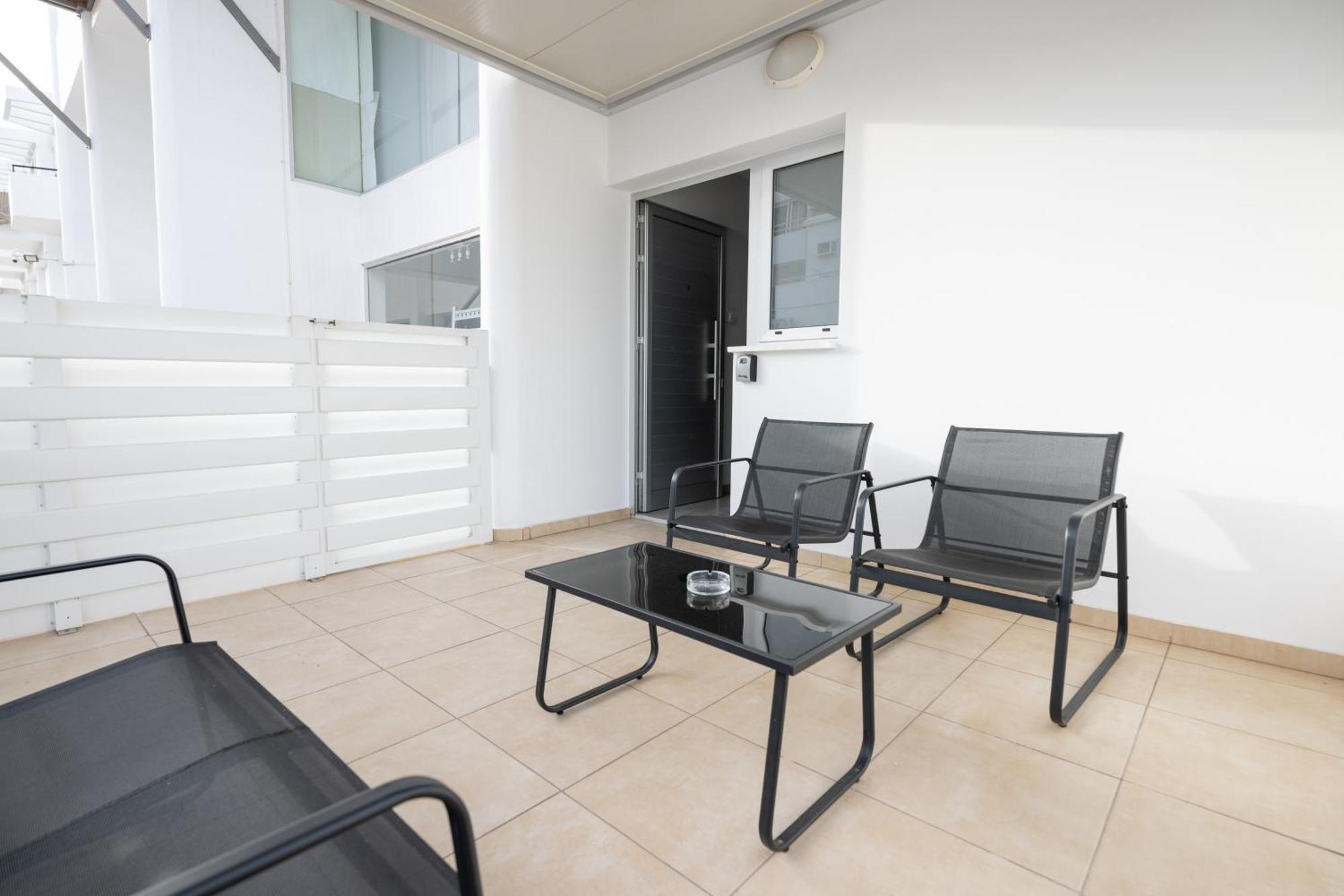 Napa Centrale Suites Ayia Napa Bagian luar foto